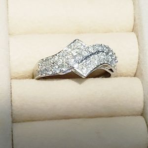 .7CT Diamond Crossover White Gold Ring Band 8.5